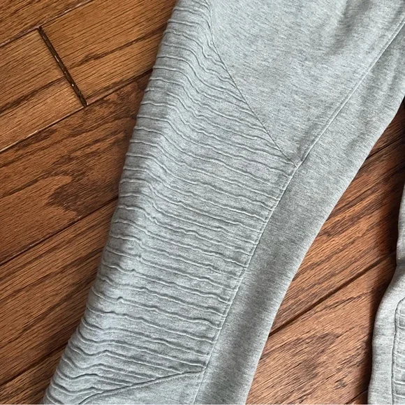 ALO Yoga Gray Moto Joggers XS - Picture 5 of 7
